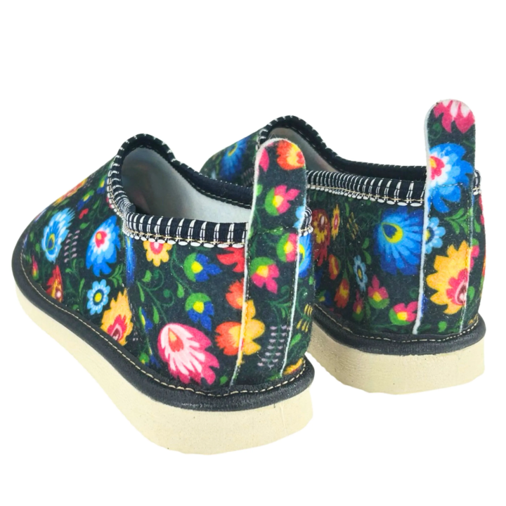 Filcowe kapcie z piętką Łowickie pantofle damskie buty góralskie